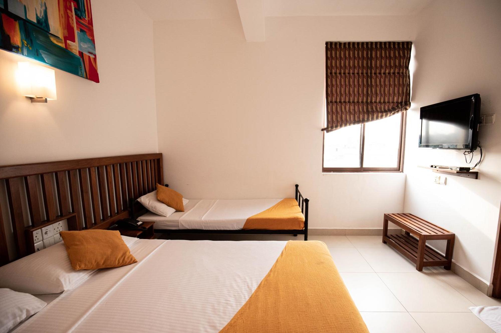Port View 3* Colombo